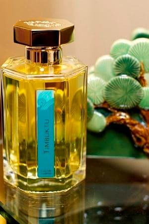 HER PARFÜMÜN HİKAYESİ OLUR MU? L’ARTISAN’DA EVET!