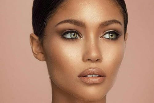 ESMER TENLİ KADINLAR İÇİN 5 MAKYAJ SIRRI