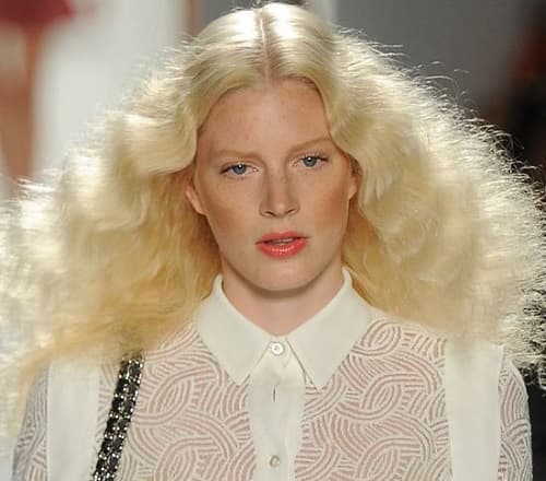 KABARIK SAÇLAR İÇİN KESİM MODELLERİ