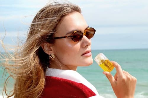 TATİLE TEK BİR SAÇ ÜRÜNÜ ALACAKSAN NEDEN OLAPLEX NO.7 OLMALI?