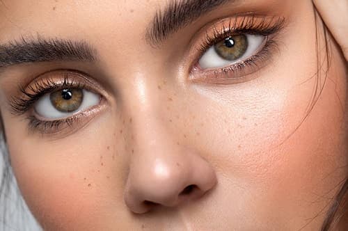 KÜÇÜK GÖZLER İÇİN BÜYÜTÜCÜ MAKYAJ İPUÇLARI