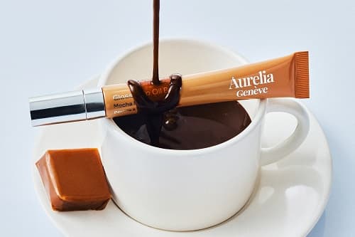 KURU VE ÇATLAMIŞ DUDAKLAR İÇİN SERUM ETKİLİ LIP BALM ÖNERİSİ