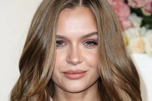 KÜLLÜ KUMRAL HANGİ TENE YAKIŞIR?