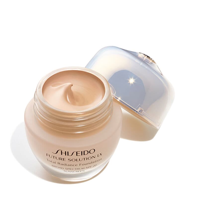 FUTURE SOLUTION LX TOTAL RADIANCE FOUNDATION SPF20