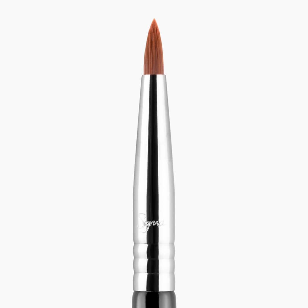 E05 - EYE LINER BRUSH