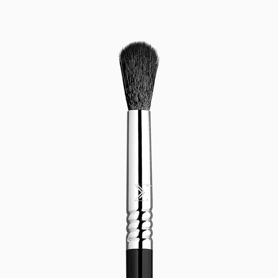 E40 - TAPERED BLENDING BRUSH
