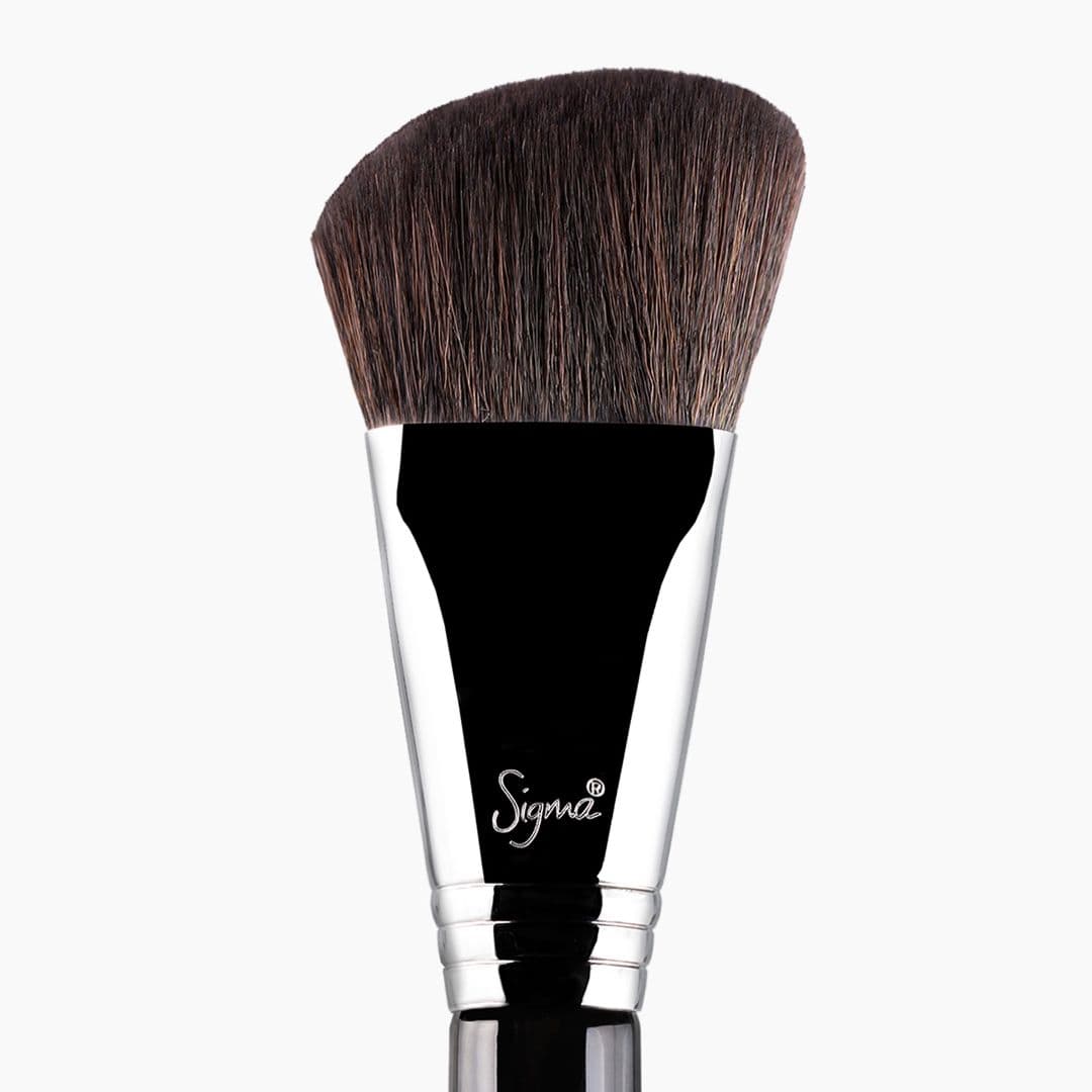 F23 - SOFT ANGLED CONTOUR™ BRUSH