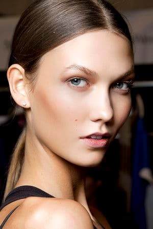 BEYAZ TENE BRONZ MAKYAJ HANGİ ÜRÜNLERLE YAPILIR?